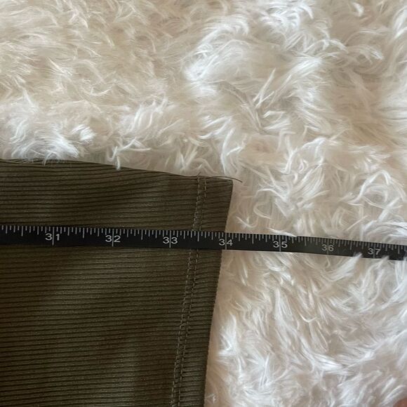 Forever 21 Olive Green Sweater Bodycon Mini Dress; SZ M; Good Condition - Picture 8 of 8